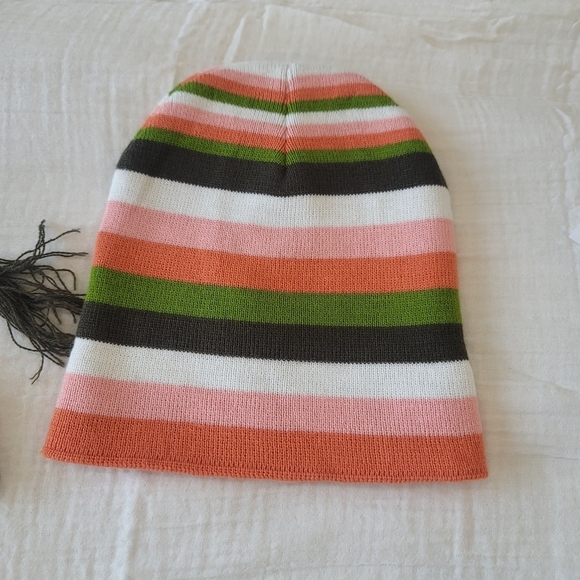NEW Striped winter scarf and matching beanie - Picture 4 of 10